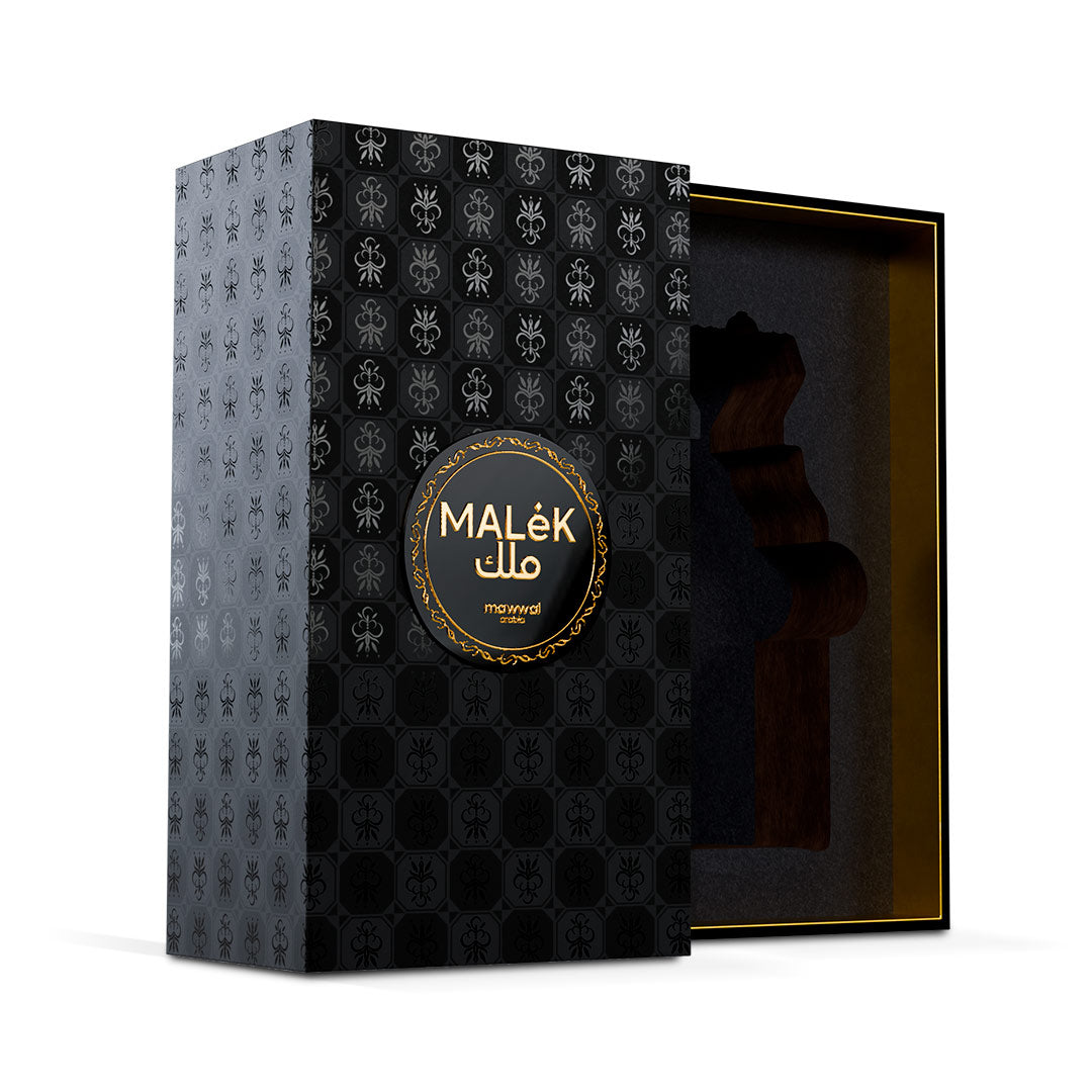 Packaging oficial del perfume Malek de Mawwal Arabia, diseño de lujo en color negro y plata